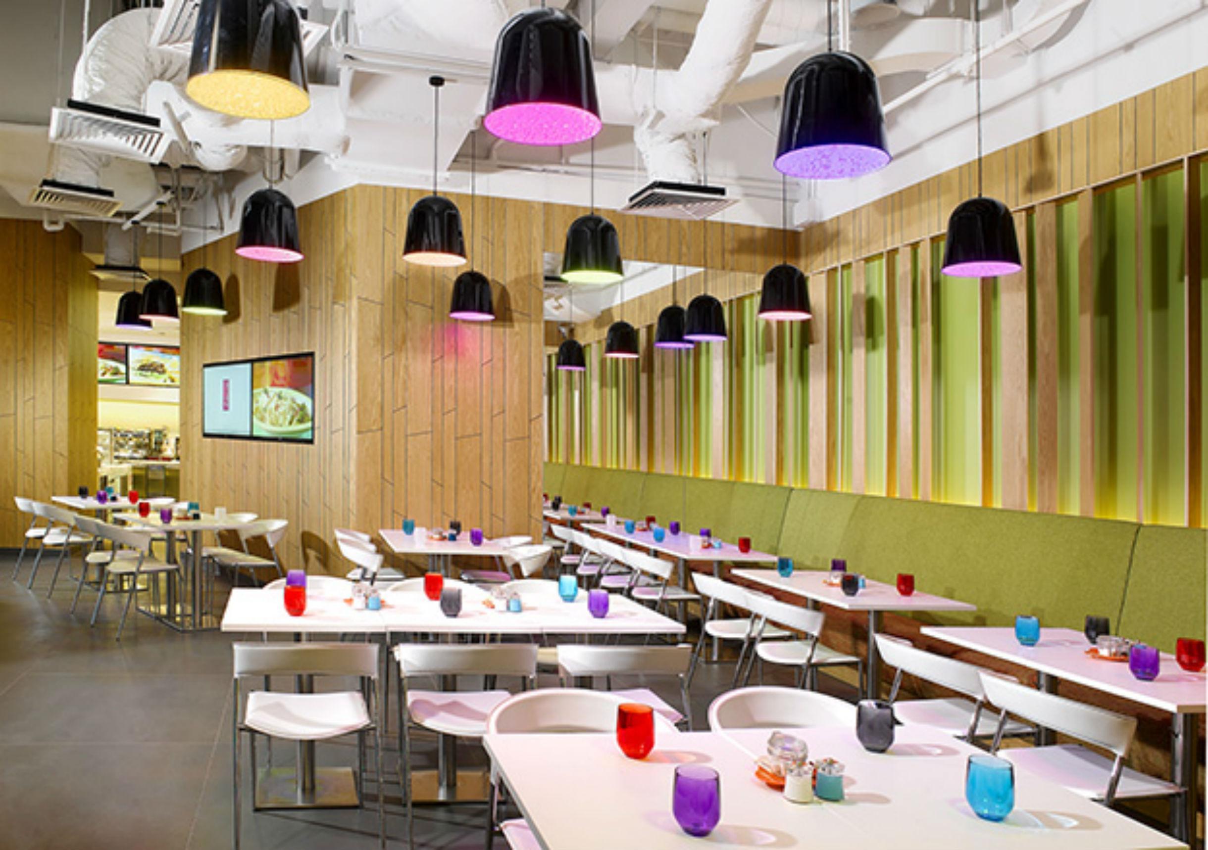 One Farrer Hotel سنغافورة المظهر الخارجي الصورة Interior of a Yo! Sushi restaurant